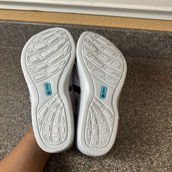 Bzees Womens 9M Lt Purple Fabric Comfort Casual Sandal Sling Back Wedge Open Toe - Picture 11 of 11